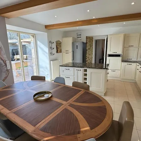 Holiday home Chouette Et Hibou 30 Pers 2 Jacuzzi, Billard Quibou