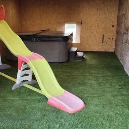 Holiday home Chouette Et Hibou 30 Pers 2 Jacuzzi, Billard