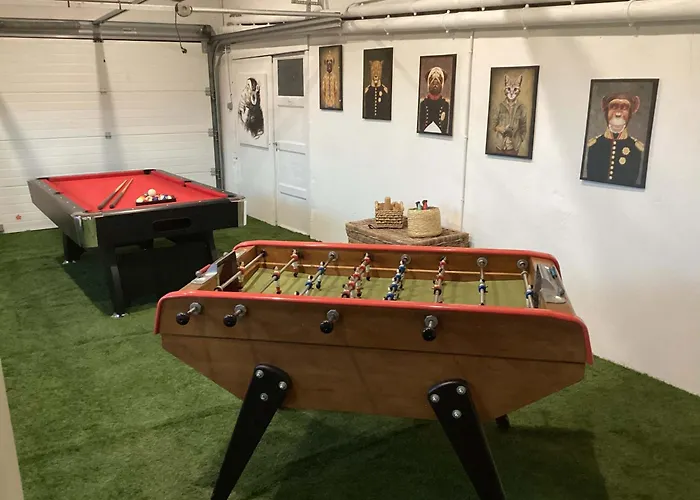 Holiday home La Clef Decamp Chouette&hibou 30 Pers 2 Jacuzzi, Billard Quibou